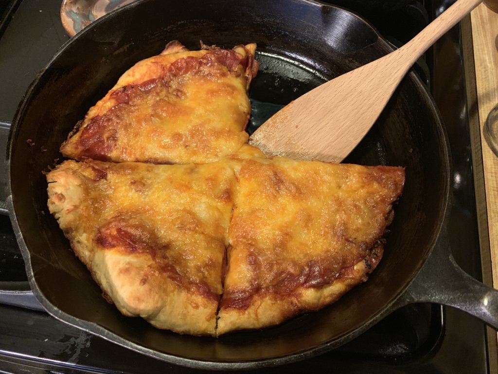 Cast Iron Pizza : Easy as Pie